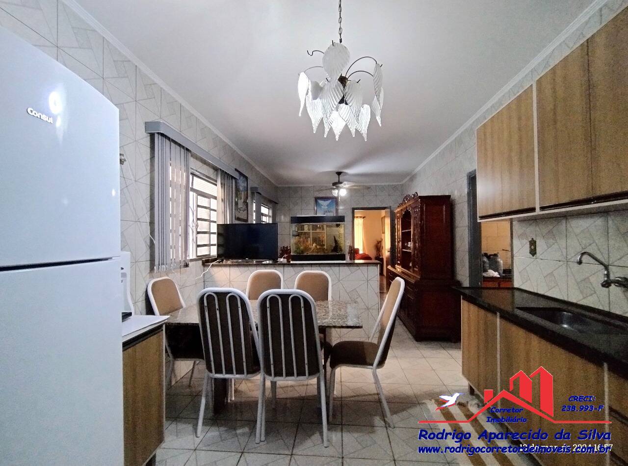 Casa, 2 quartos, 162 m² - Foto 1