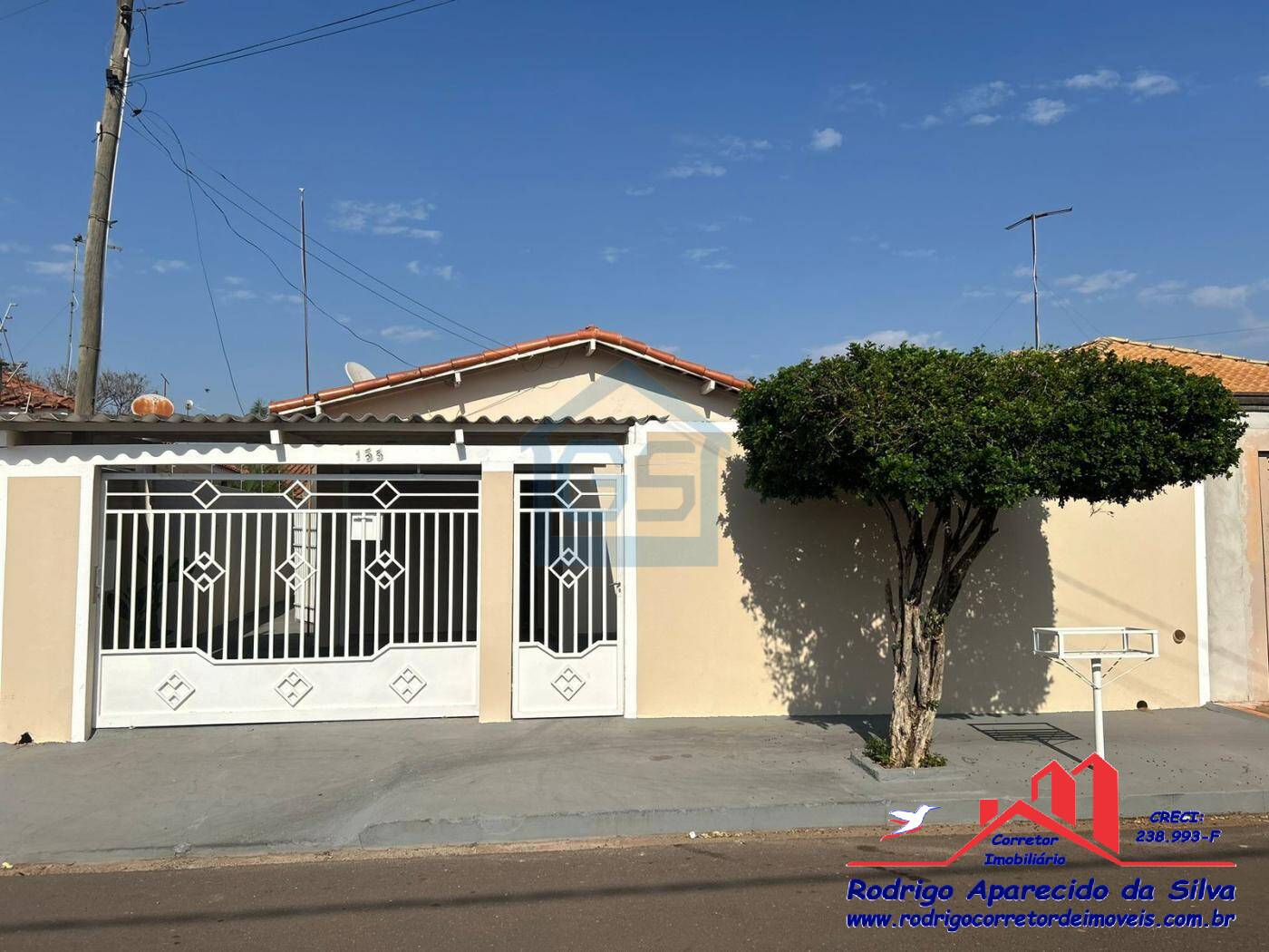 Casa, 4 quartos, 153 m² - Foto 1