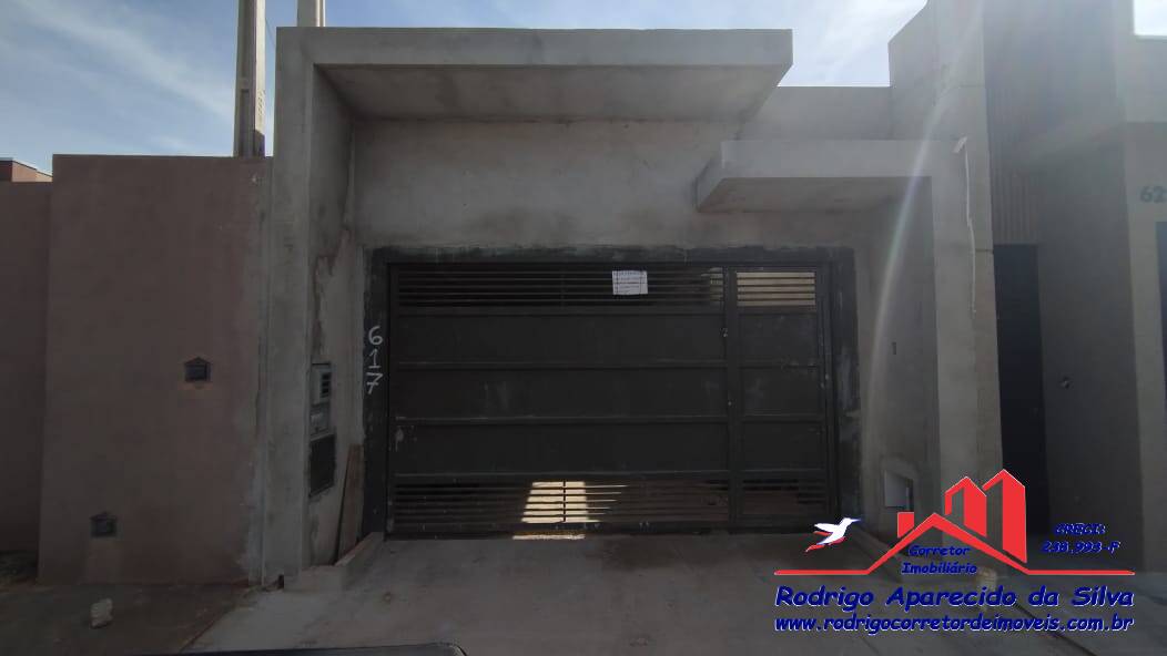 Casa à venda com 3 quartos, 150m² - Foto 1