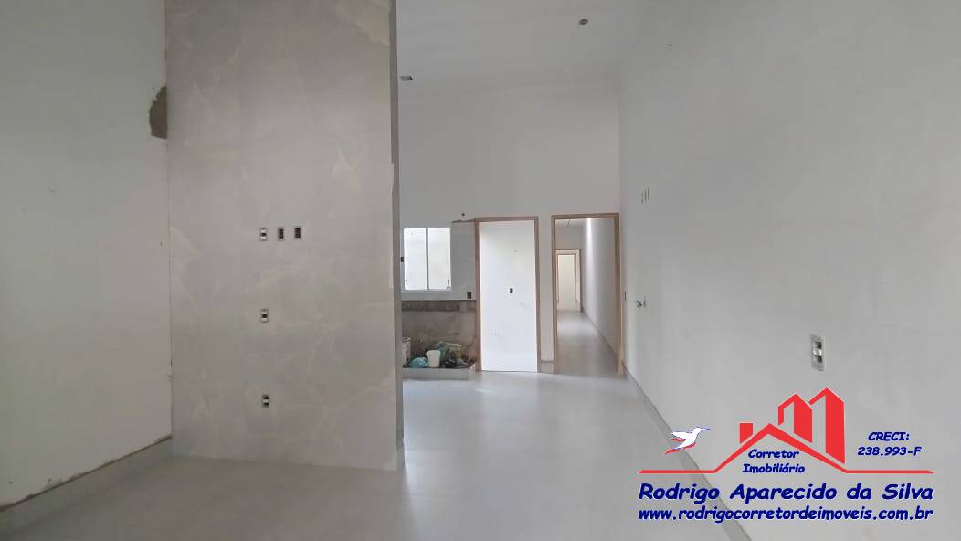 Casa à venda com 3 quartos, 150m² - Foto 2